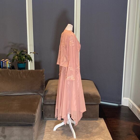 Women’s Pink Chiffon Dress Floral Detail Zip Up Back Matching Jacket Size L NWOT - Picture 3 of 12